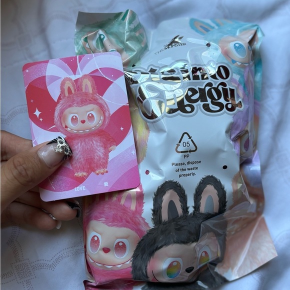 Love Labubu - Picture 2 of 4